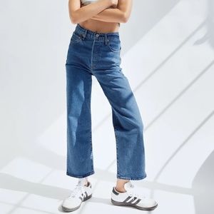 Levi's Ribcage Straight Ankle Jeans in Georgie